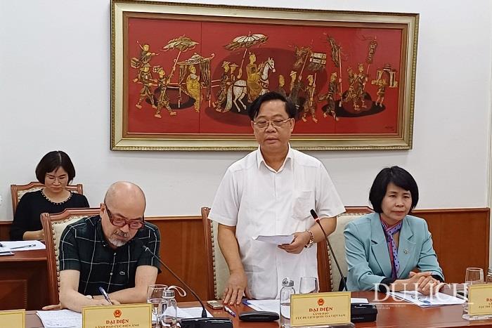 Phó Cục trưởng Cục Du lịch Quốc gia Phạm Văn Thủy trả lời báo chí